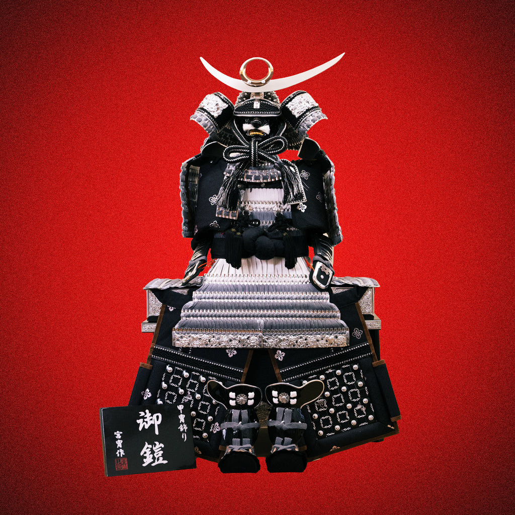 Crescent Moon Kabuto Yoroi – Black & Silver Samurai Display Armor