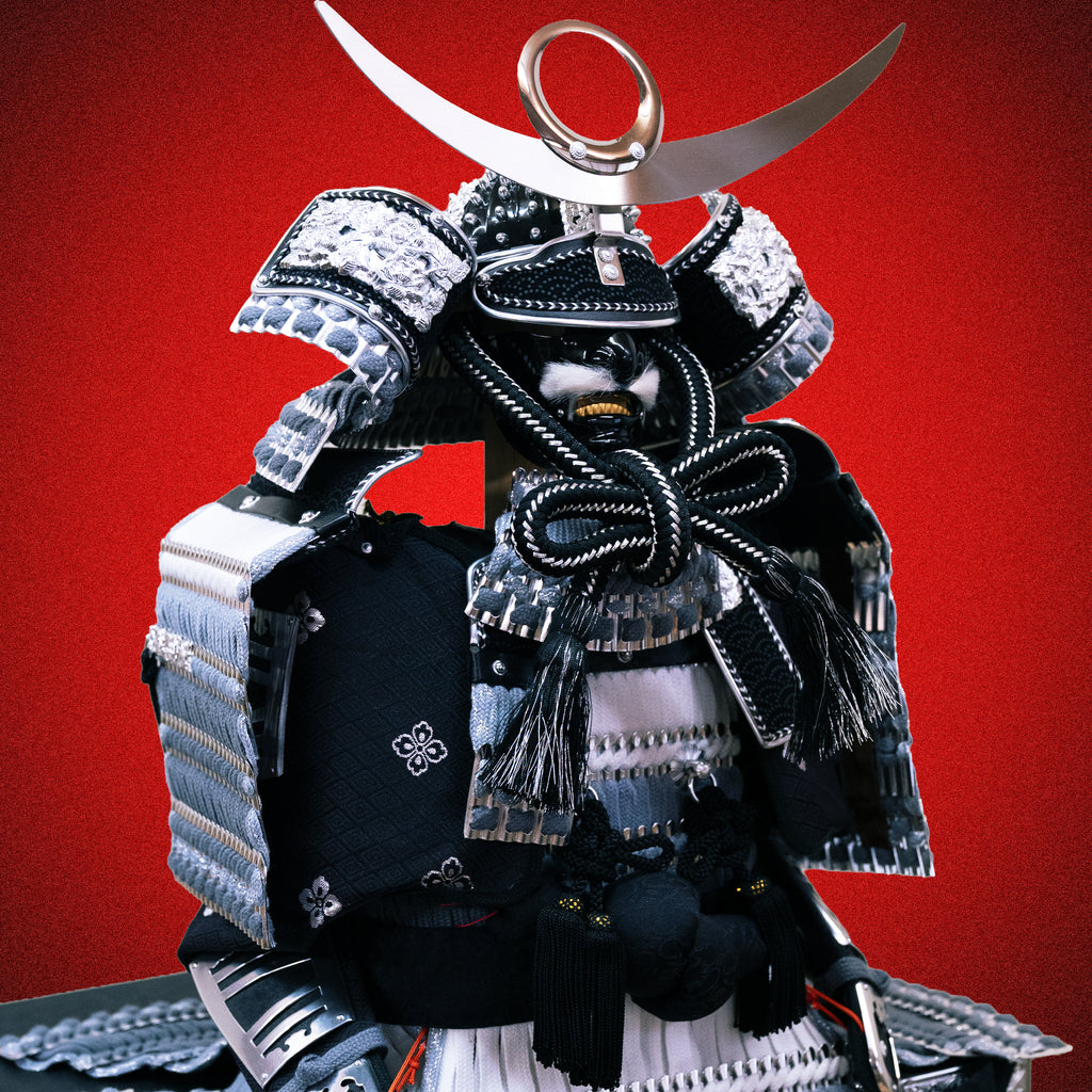 Crescent Moon Kabuto Yoroi – Black & Silver Samurai Display Armor