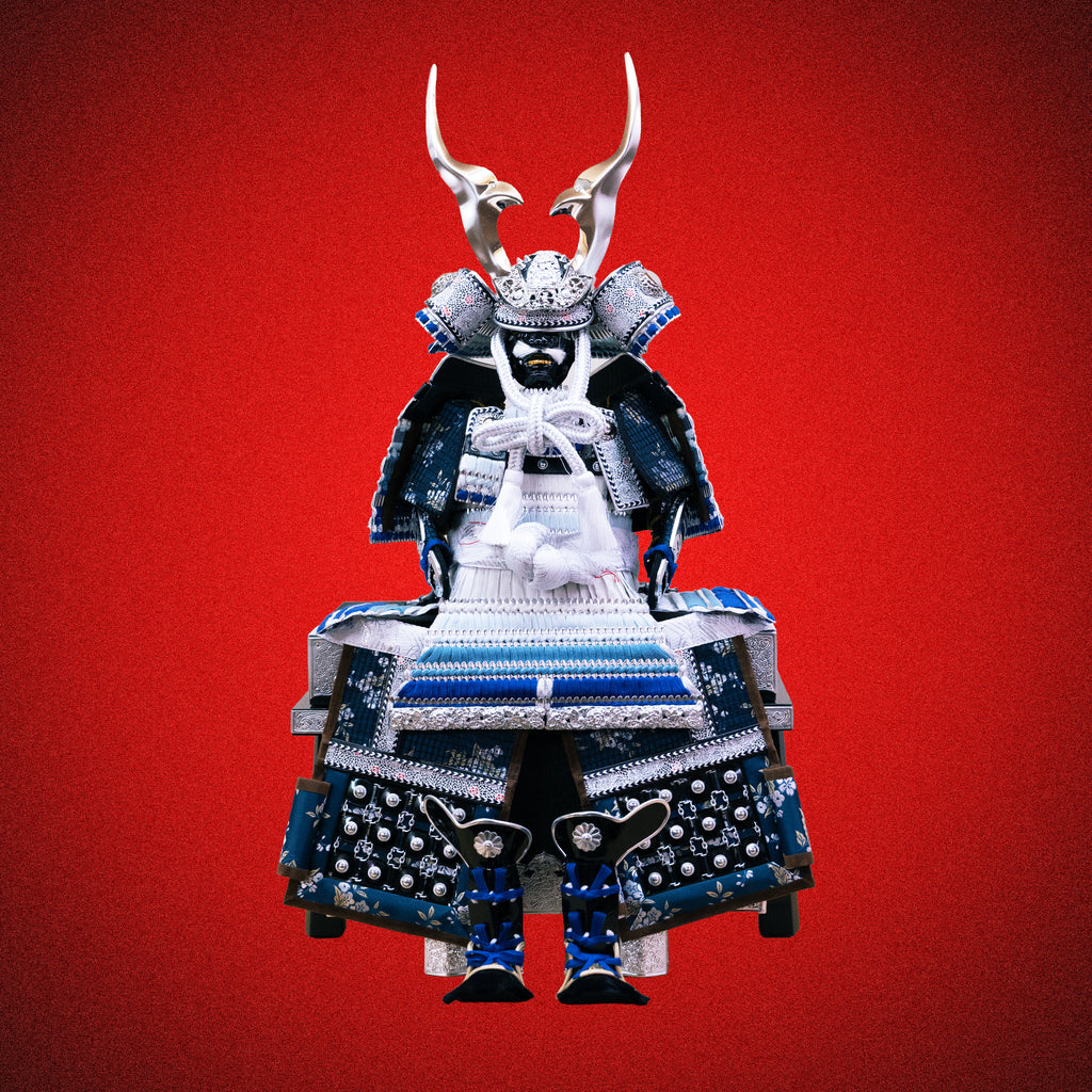 Frostblade Yoroi Set – Silver Kabuto Samurai Display Armor